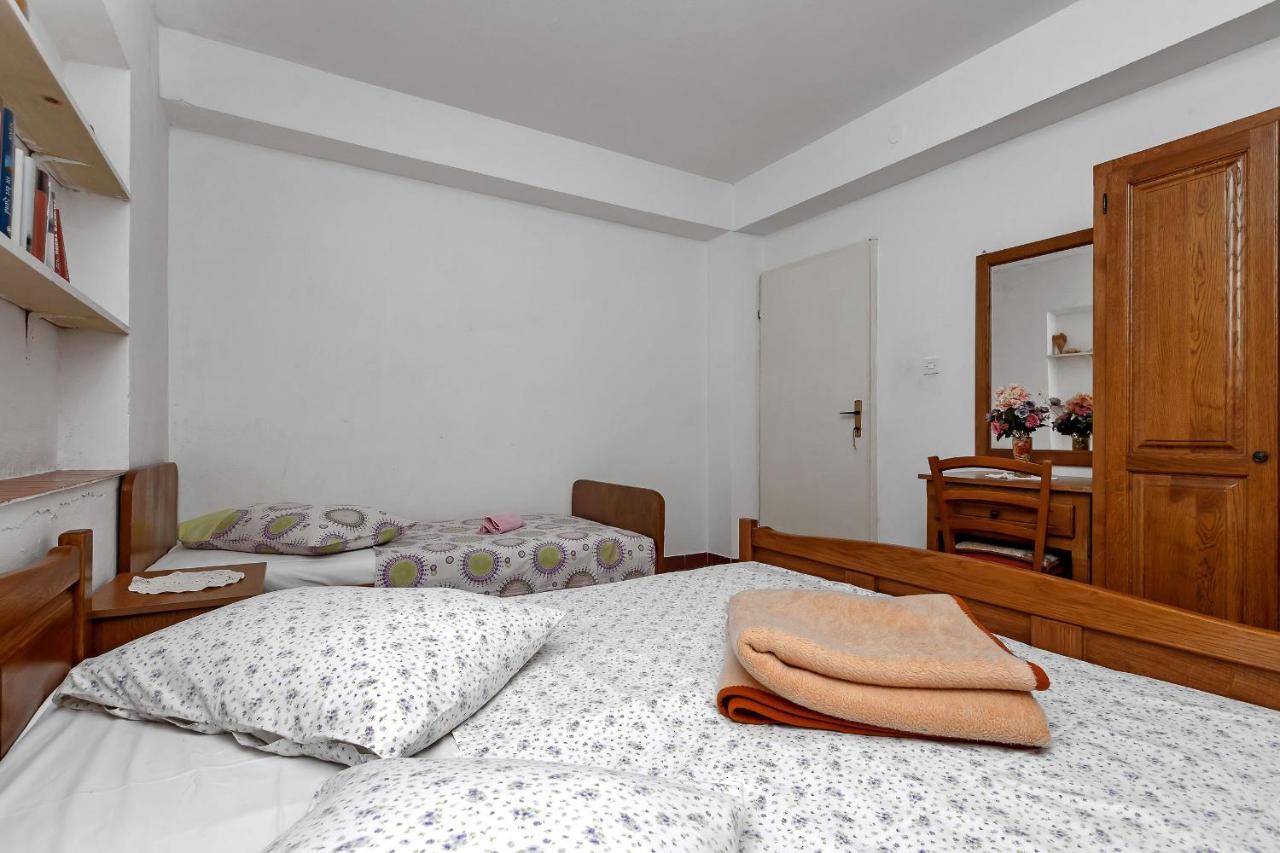 Apartments Milivoj Bogomolje Luaran gambar
