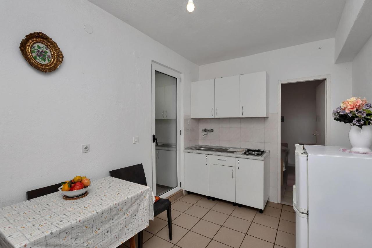Apartments Milivoj Bogomolje Luaran gambar