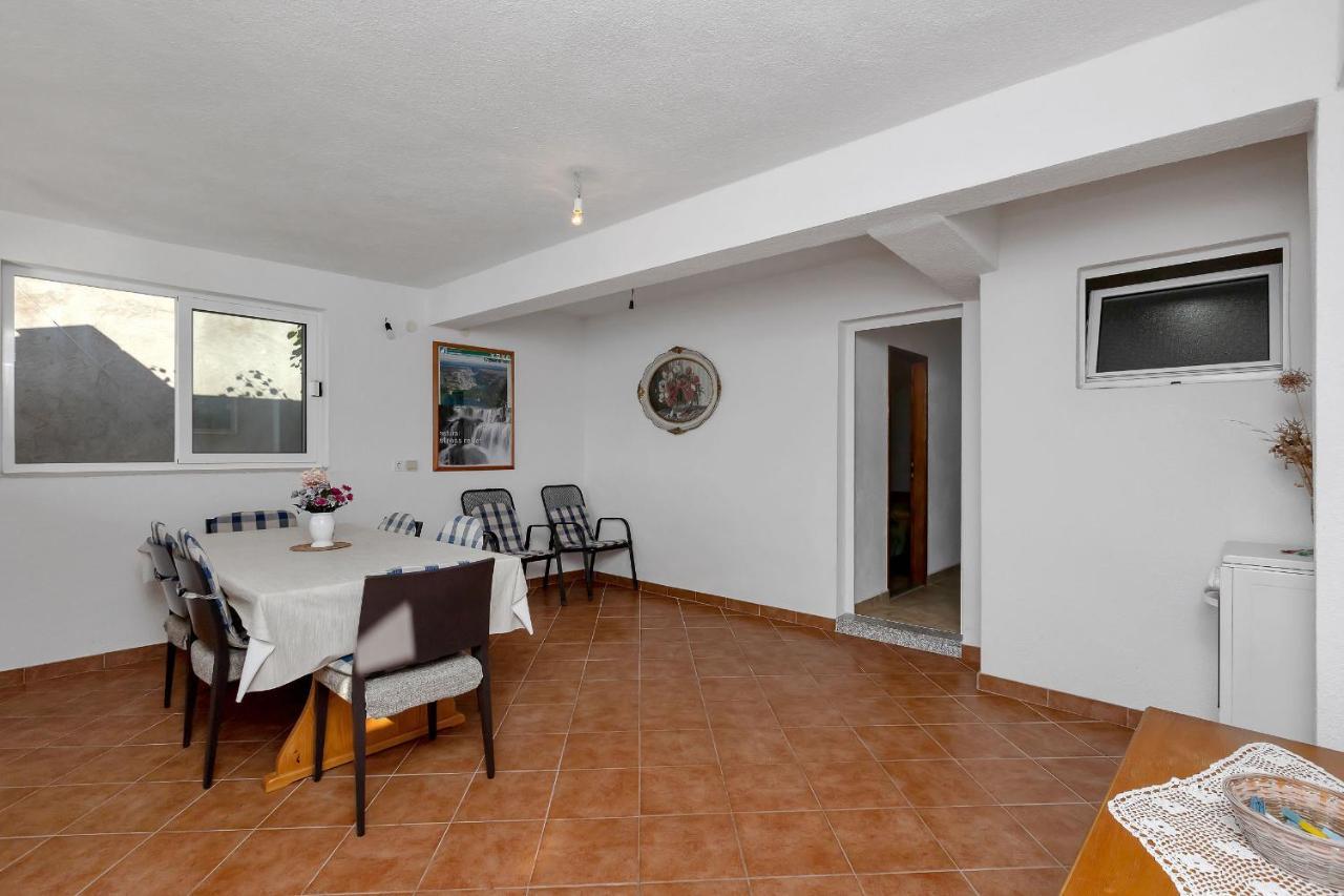 Apartments Milivoj Bogomolje Luaran gambar