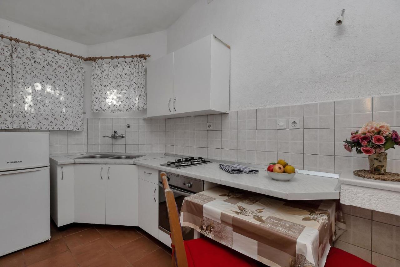 Apartments Milivoj Bogomolje Luaran gambar