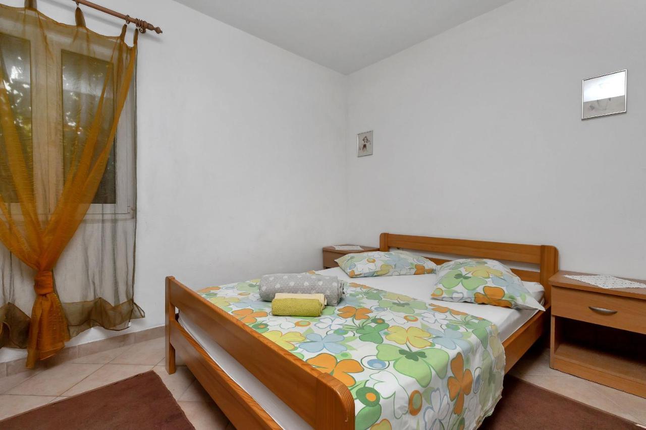 Apartments Milivoj Bogomolje Luaran gambar