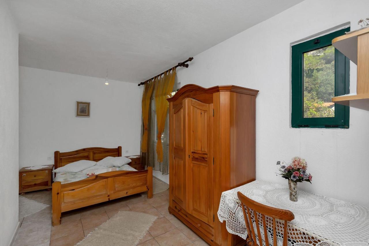 Apartments Milivoj Bogomolje Luaran gambar